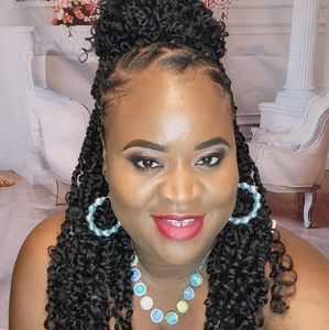 Meet your Posher, Marsha